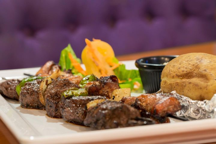 Lomito skewer plate